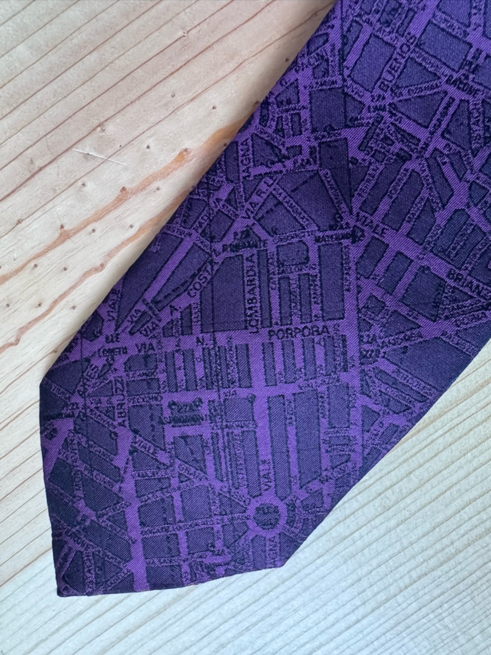 Moschino Milano Silk Tie Purple Abstract Milan Map Print 3.25” Designer VTG - Picture 6 of 9